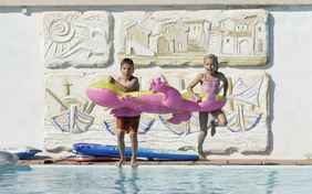 Spaß am Pool! - Foto: Johann Geils-Heim